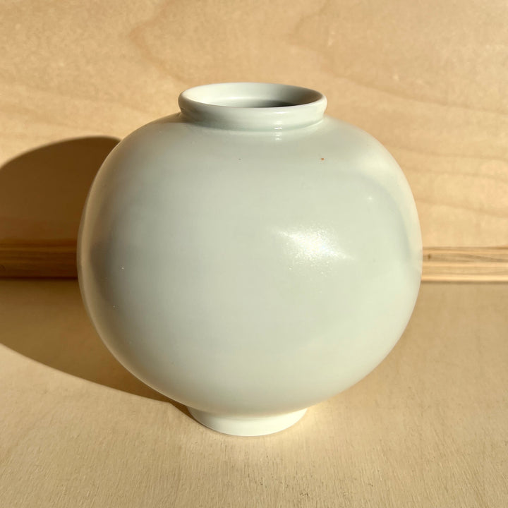 Mundobang Moon Vase